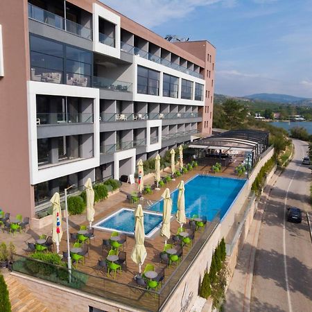 Glorius Hotel Велес Екстериор снимка