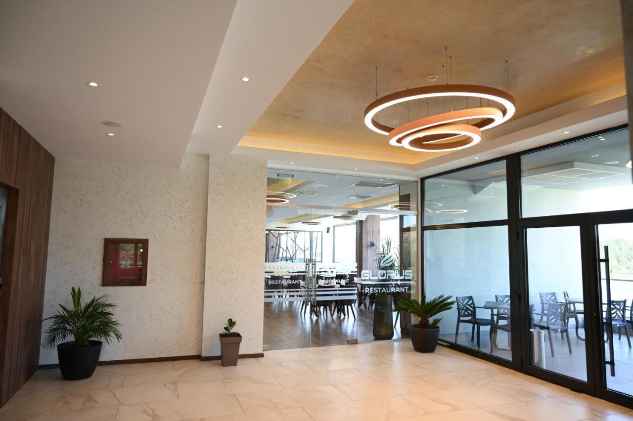 Glorius Hotel Велес Екстериор снимка