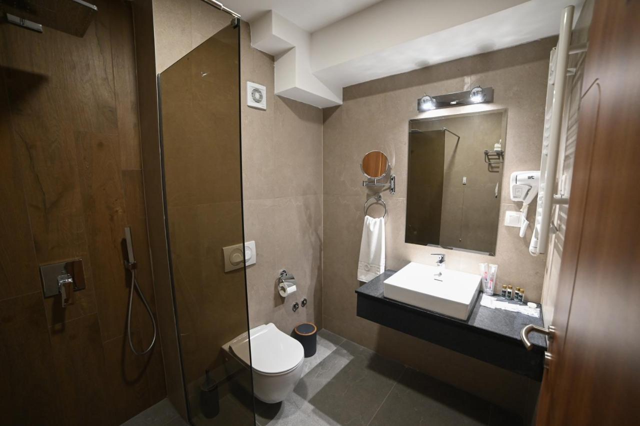 Glorius Hotel Велес Екстериор снимка