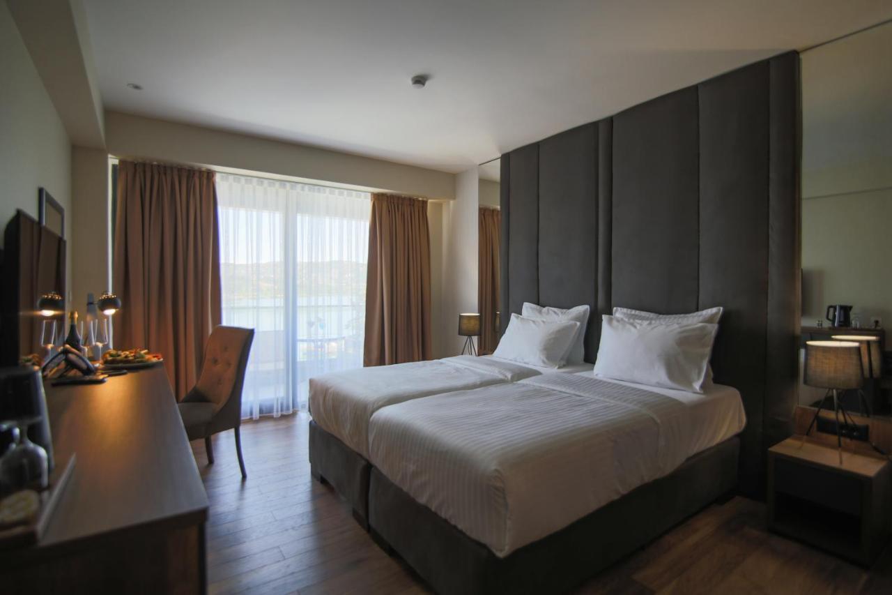 Glorius Hotel Велес Екстериор снимка