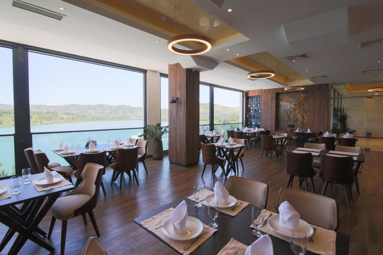 Glorius Hotel Велес Екстериор снимка