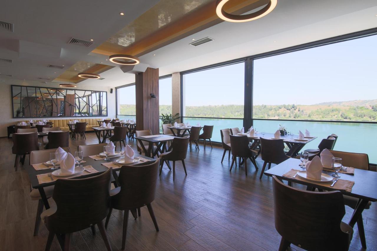 Glorius Hotel Велес Екстериор снимка