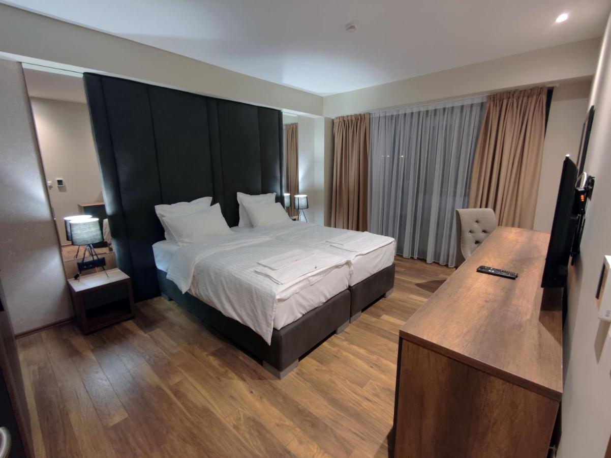 Glorius Hotel Велес Екстериор снимка